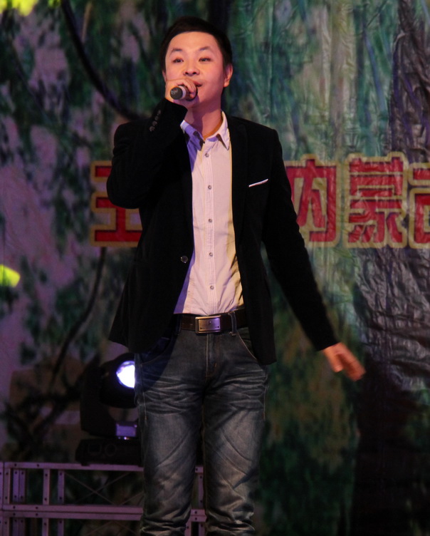 pg电子官网举办2013年迎新教职工文艺汇演