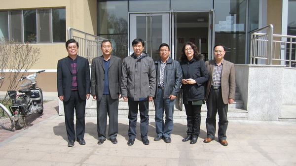 詹福瑞教授应邀参观pg电子官网图书馆